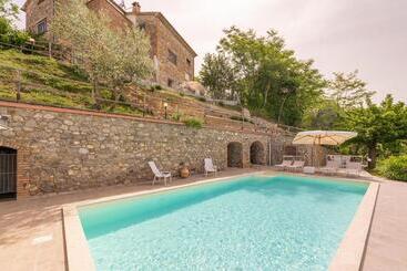 Pension Casale Belvedere   Salt Pool And Garden