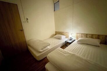 The Lab Sleep Hostel