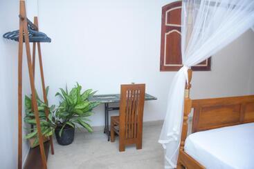 فندق Oshans Home   Guest House   Polhena