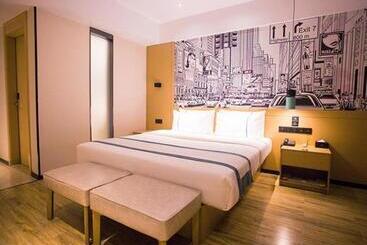 בית מלון כפרי City Comfort Inn Dongfang Donghai Road Gymnasium Municipal Government