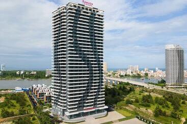 هتل Ramada By Wyndham Huizhou Double Moon Bay