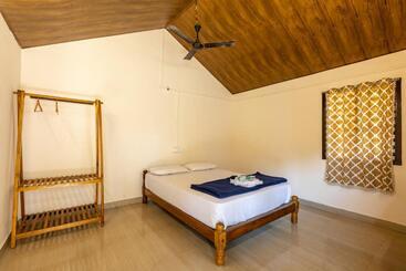 هتل Sunset Cafe Beach Stay