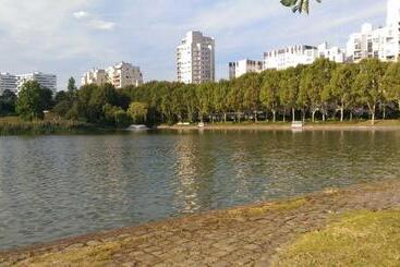 تختخواب و صبحانه Coucher Creteil