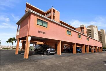 The Chateaux By Travel Resort Services