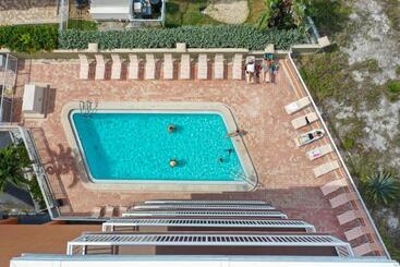 The Chateaux By Travel Resort Services