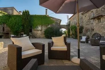 Mas De La Rivoire B&b