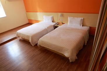 בית מלון כפרי 7days Inn Xiamen Jimei University Shigu Road