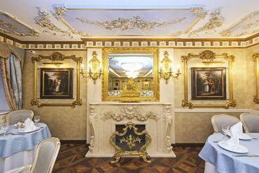 Boutique Hotel Turgenev