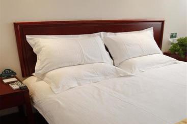 Otel Green Tree Inn Shanghai Hongqiao Road Metro Station