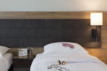 Hotel Moxy Stuttgart Airport/messe