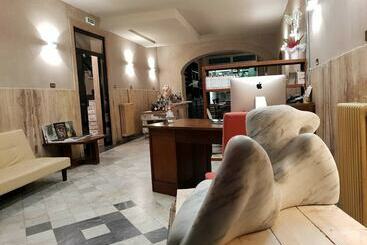 Art Hotel Pietrasanta