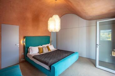 דירות לתיירים Is Molas Villas