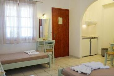 Aparthotel Glyfada Beach Studios