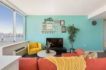 آپارتمان‌های توریست‌ها Ohm Home Suites At Newport