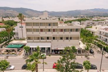 ペンション Orpheus Studios