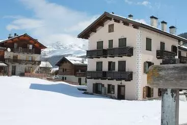 Vakantie-appartementen Baita Pierin