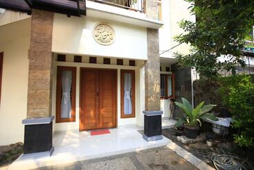 Hotel Reddoorz@pondok Pinang 2