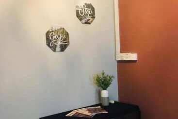 Borneo Seahare Guesthouse Hostel