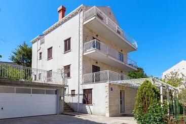 Hotelli Apartments Niksa