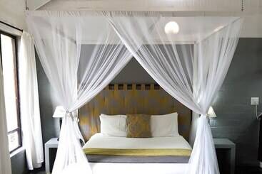 פנסיון Hornbill House