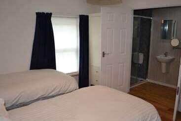 Hostelli The Queens Head