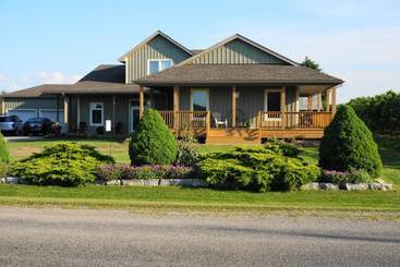 On The 6 Bed And Breakfast