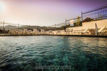 Resort Park Hotel And Spa Vella Hills