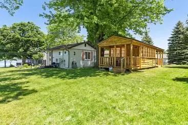 Mökkimajoitus Chippewa Bluffs Resort