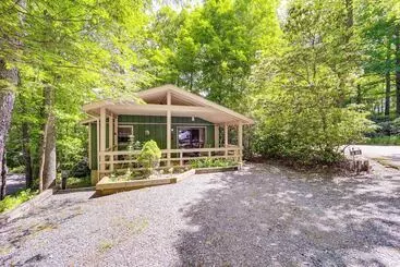 Mökkimajoitus On Site Lake & Pool Access: Cabin In Newland!