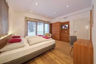 Grischuna Mountain Lodge