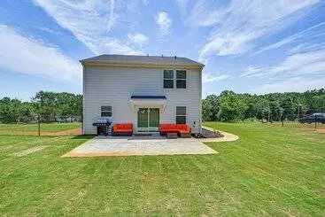 Mökkimajoitus Modern Anderson Home W/ Fire Pit & Grill