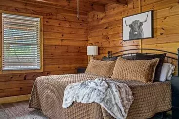 Mökkimajoitus Mountain Majesty By Ghosal Luxury Lodging