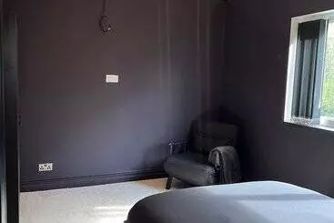 The Hidden Cottage Near Manchester Airport
