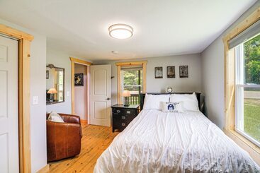 بيت ريفى Deck & Scenic View: Historic Cabin In Piney Creek!