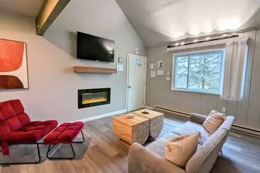 コテージ Inn The Poconos By Avantstay Private Lake Access Enclosed Hot Tub