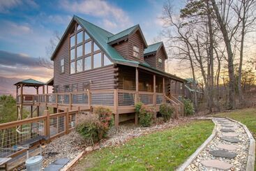 Hus på landet Misty Mountain By Avantstay Hot Tub, Mountain Views, Theater, Pool Table
