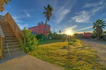 Landhus Private Pool, Game Room, Patio, Near The Beach Palm House By Avantstay