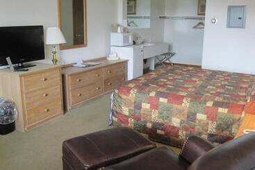 Bishops Country Inn Motel