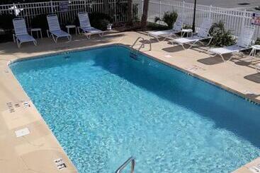 هتل Sandpeddler Inn And Suites