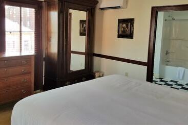 Отель Washington Inn And Tavern