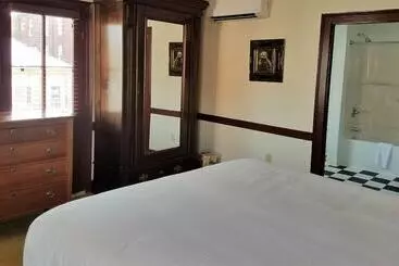 Hotelli Washington Inn And Tavern