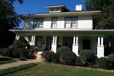 Hunter House Bed And Breakfast