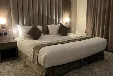 فندق سفن جاردنز   المطار