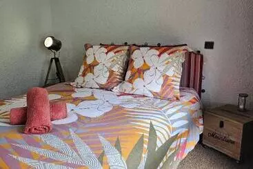 Hotel Cinéma, Chambre Privée Au Le Refuge Du Phoenix