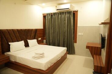 בית מלון כפרי O Dev Paradise