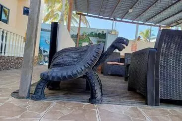هتل Hostal Los Cactus