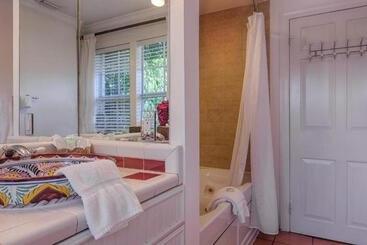 Szálloda The Caribbean Court Boutique