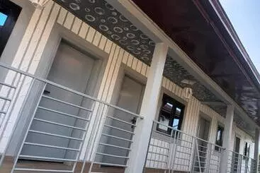 پانسیون Ndouha House