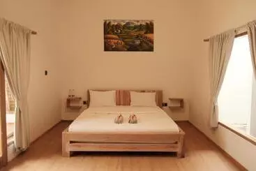 ユースホステル Alora House Lombok Tete Batu