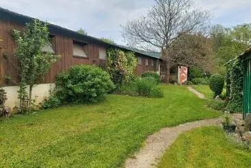 Aamiaismajoitus (B&B) Orangerie Zimmer Gehaichnishof 7born